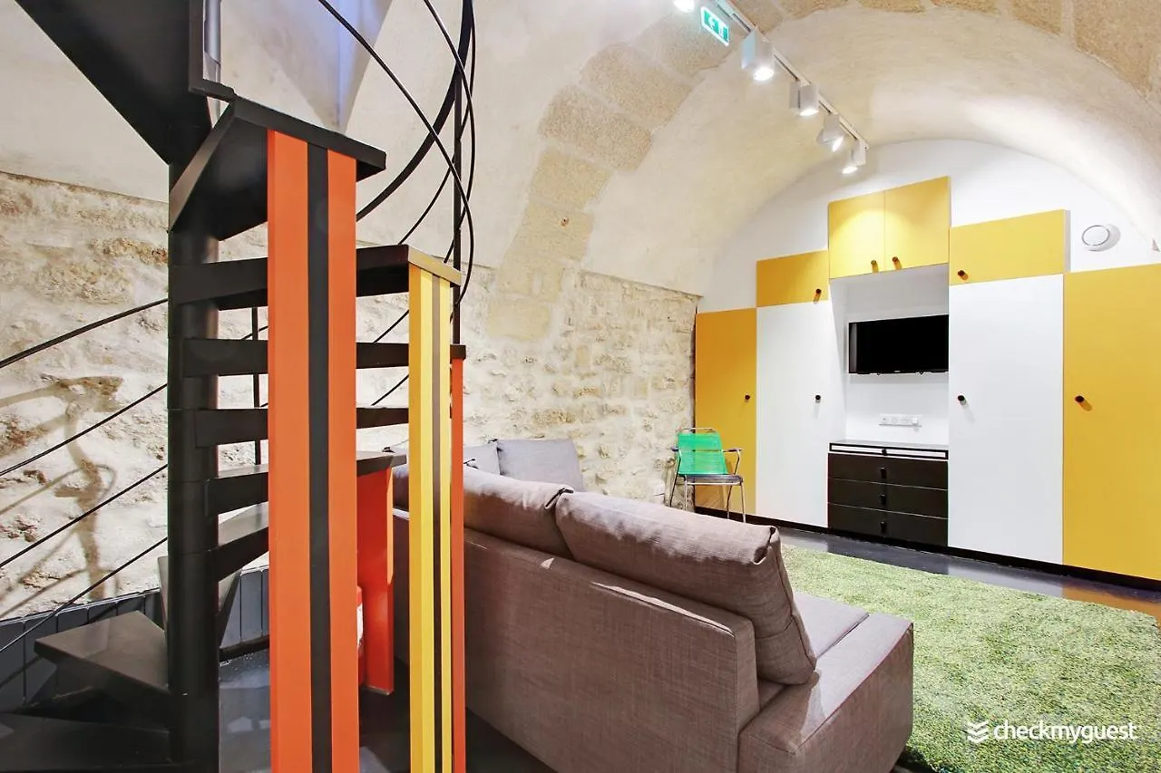 Authentic - 2br-6p - Le Marais باريس