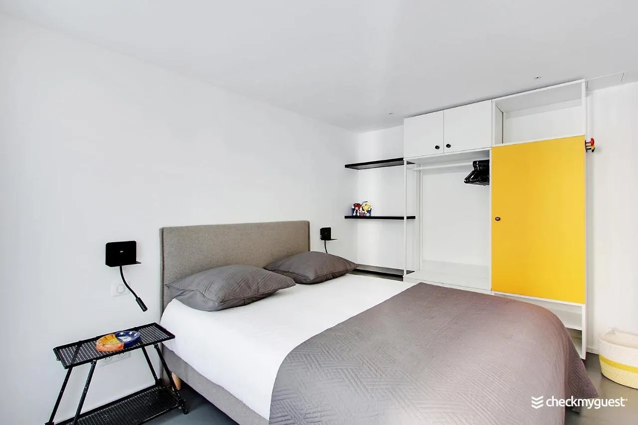 Authentic - 2br-6p - Le Marais شقة باريس