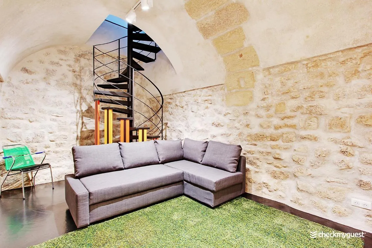 Authentic - 2br-6p - Le Marais شقة
