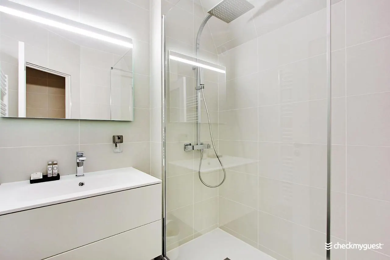 Apartment Authentic - 2br-6p - Le Marais Paris